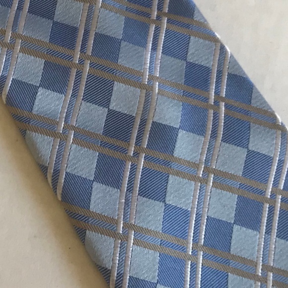 Designer "Geoffrey Beene" blue checked tie - Picture 2 of 3